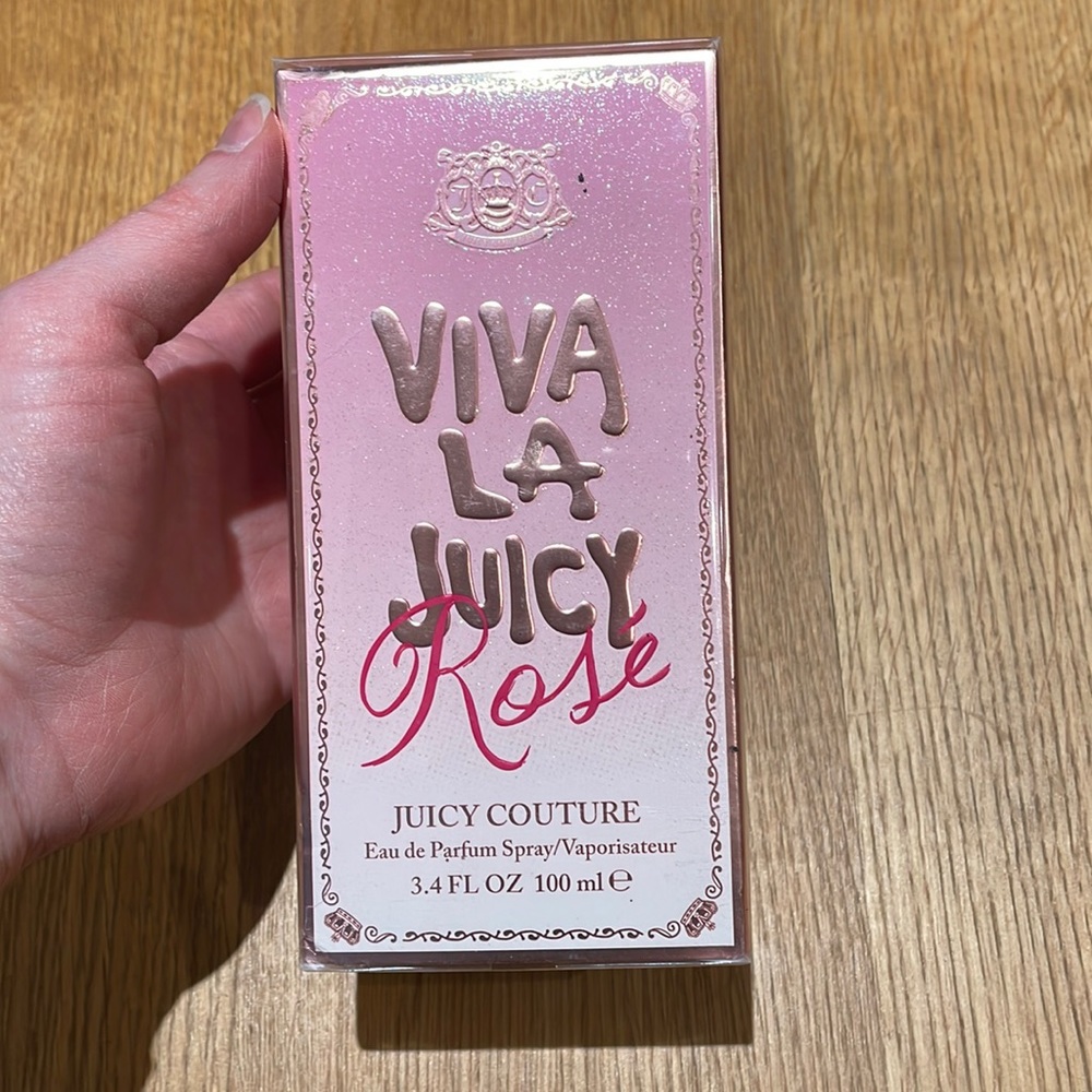 New in unopened package Viva La Juicy Rosé eau de parfum spray 3.4 oz